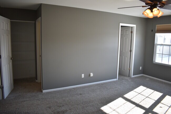 Building Photo - 5294 Platinum Dr