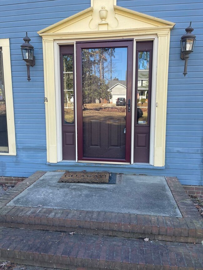 Building Photo - LAKE SHORES