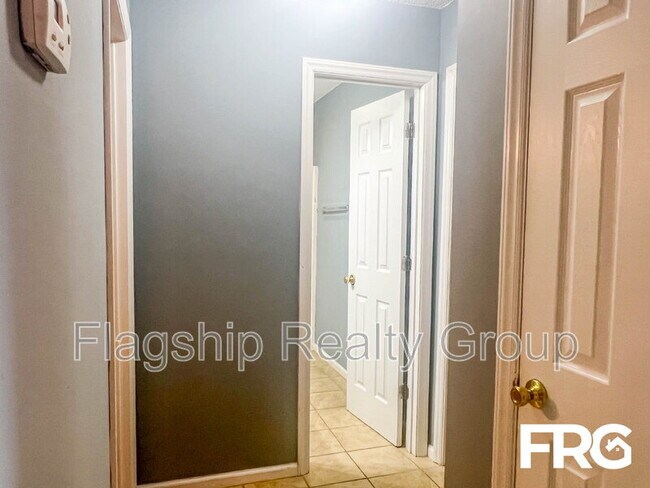 Building Photo - 205 Wyndham Cir