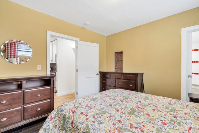 Building Photo - 631 Clover Ln