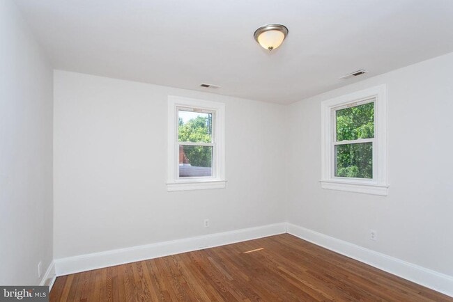 Building Photo - 104 53rd St NE