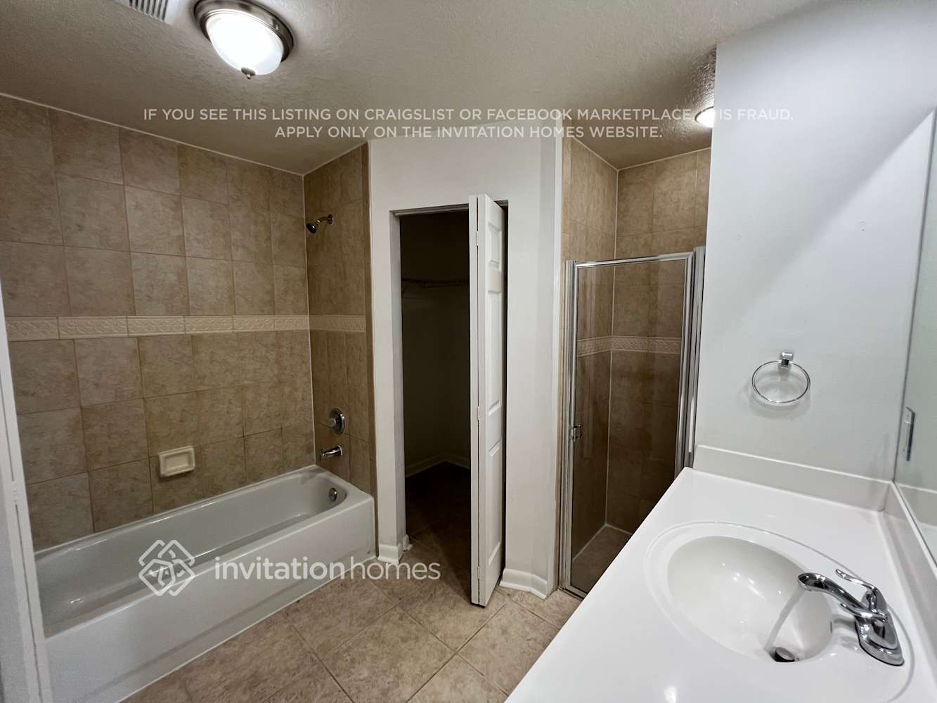 Building Photo - 1318 SW Bartell Ave