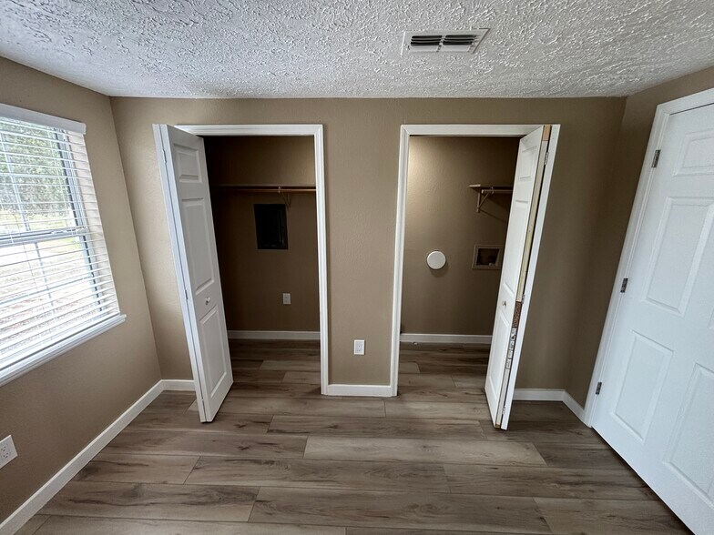 Building Photo - 1225 W Pierce St