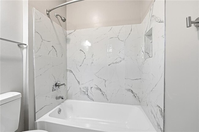 Building Photo - 5651 Wells Cir