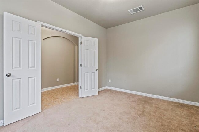 Building Photo - 2020 Petrified Forest Dr