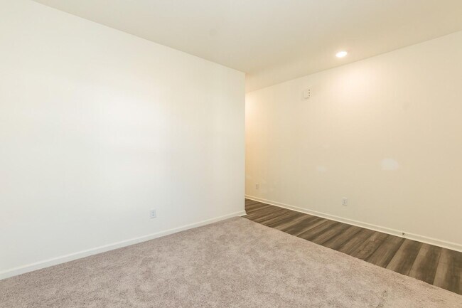 Building Photo - Spacious 4-Bedroom Home with Open Layout