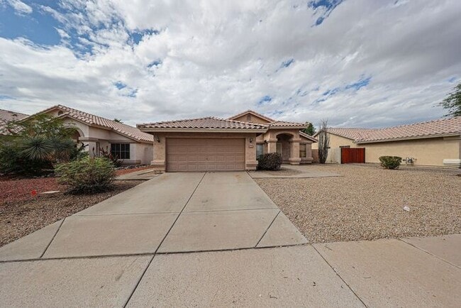 Primary Photo - MOVE IN SPECIALS!! Lovely 4-bedroom, 2-bat...