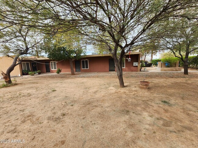 Primary Photo - 2735 W Tuckey Ln