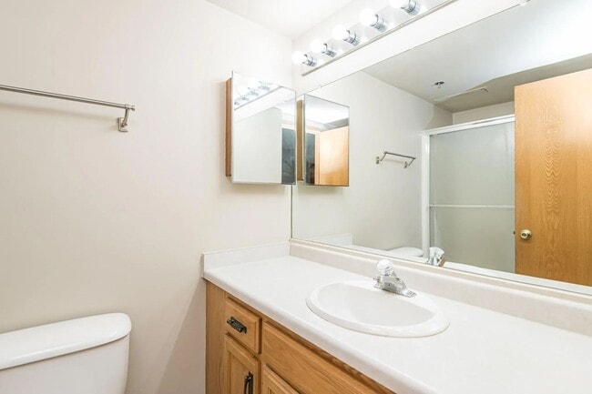 Building Photo - Condo for Rent