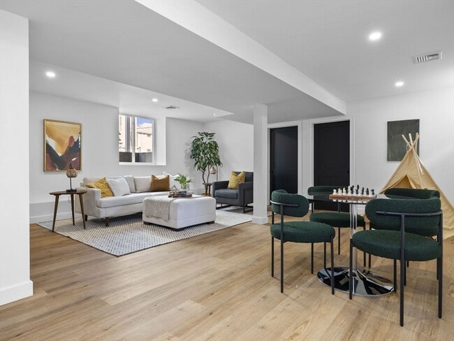 Building Photo - 23 Winter St