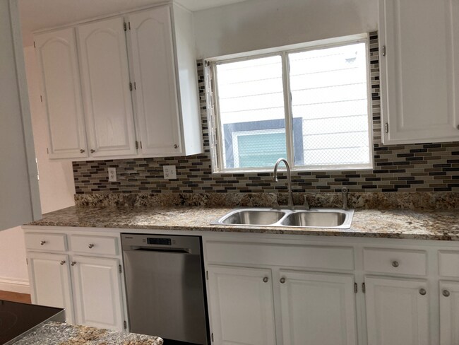 Building Photo - 1756 Filbert St