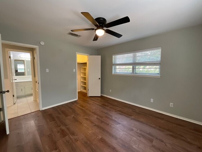 Building Photo - *NOW AVAILABLE* Absolutely Gorgeous 2 Bedr...