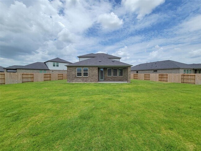 Building Photo - 21627 Royal Jett Dr