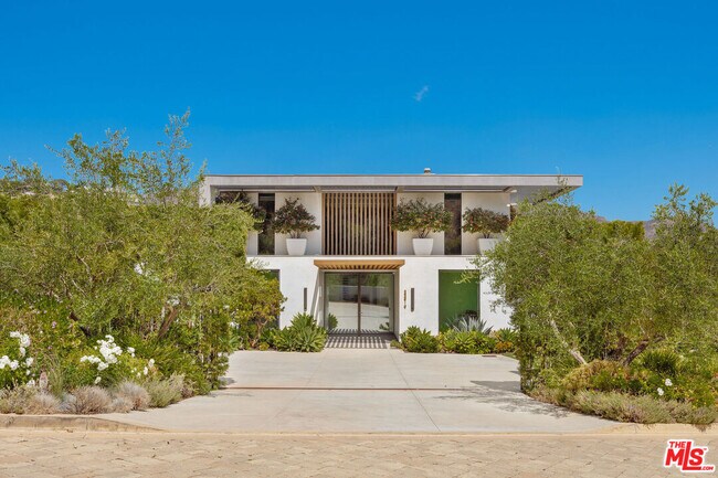 Building Photo - 23919 Malibu Rd