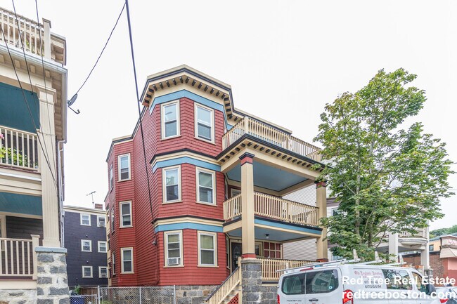 Building Photo - 68 Bakersfield St