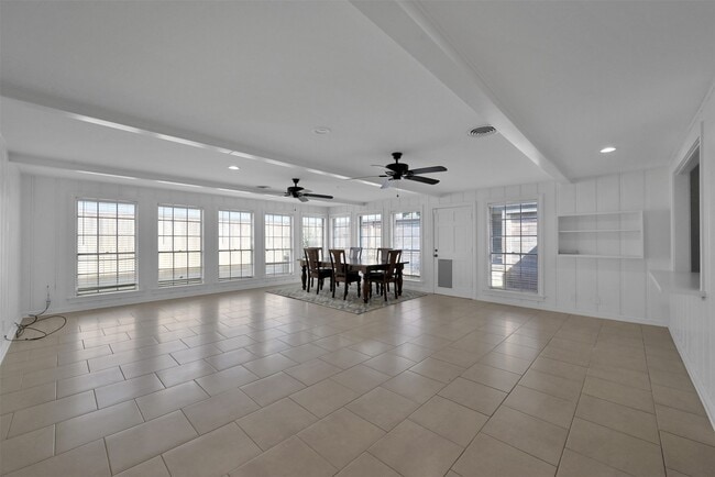 Building Photo - 416 Milwaukee St