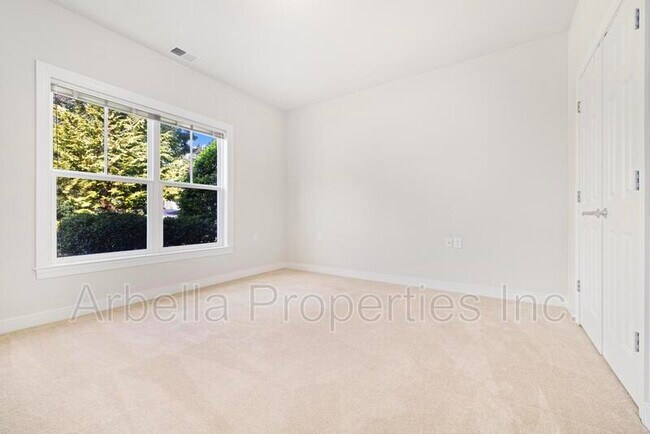 Building Photo - 211 University Pkwy