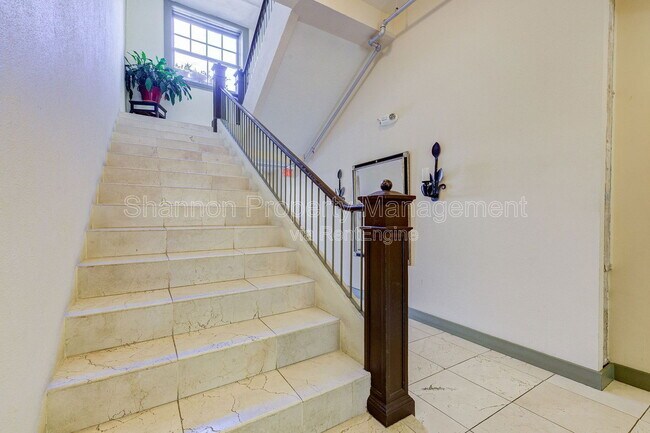 Building Photo - 2700 Albany St