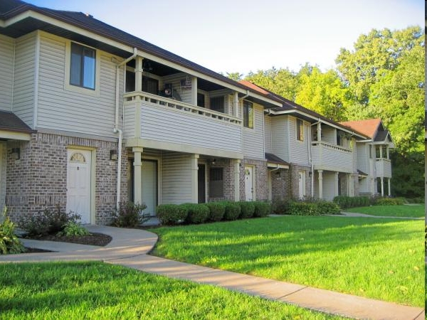 Primary Photo - Windwood Clearing Apartments