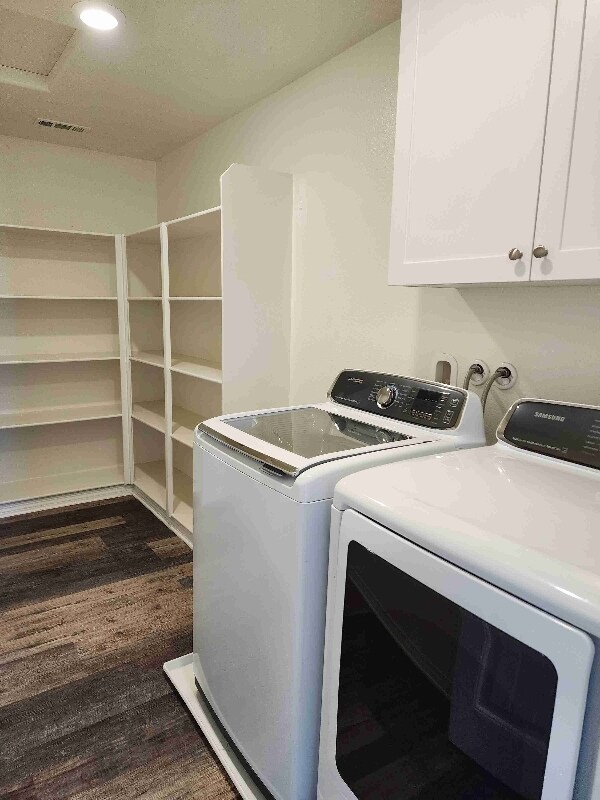 Building Photo - 26065 Plumcot Dr