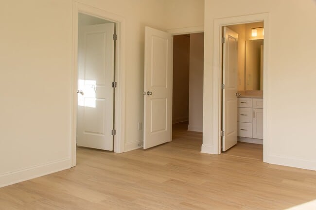 Building Photo - 5391 Toano Rd