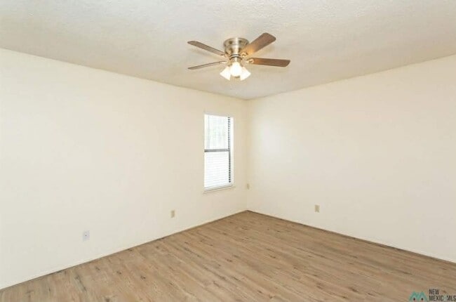 Building Photo - 1009 W Poe St