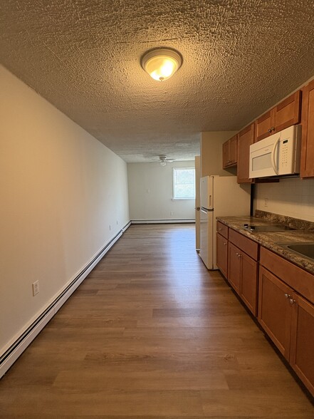 Building Photo - Riveredge Square Apartments