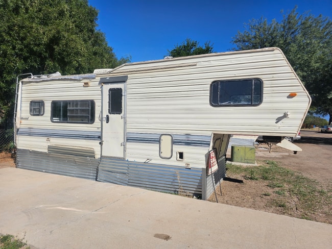 Building Photo - 3245 N Flowing Wells Rd