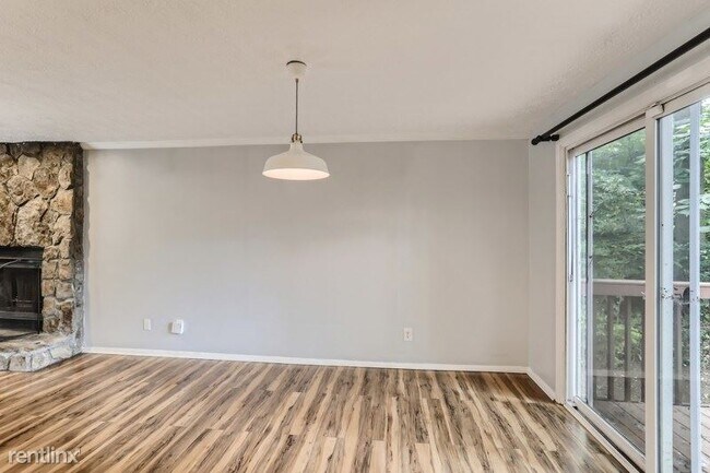 Building Photo - 3 br, 2.5 bath House - 5909 Chatham Court ...