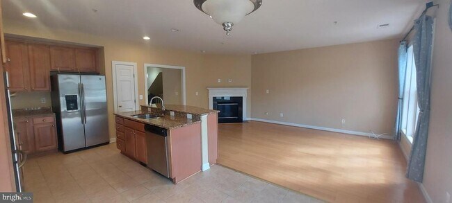 Building Photo - 575 Odendhal Ave