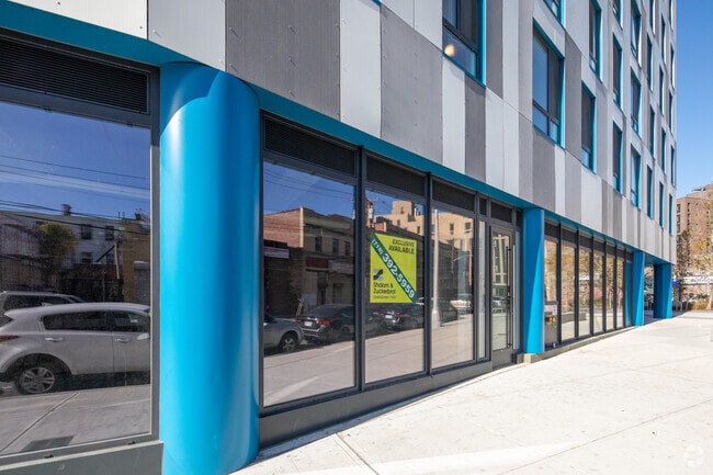 Building Photo - Beach 21st