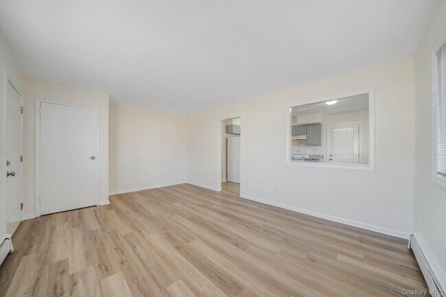 Building Photo - 472 S Ocean Ave