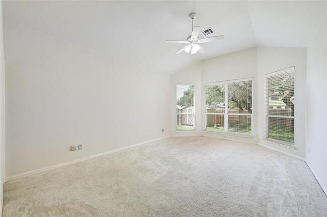 Building Photo - 1230 Heppner Dr