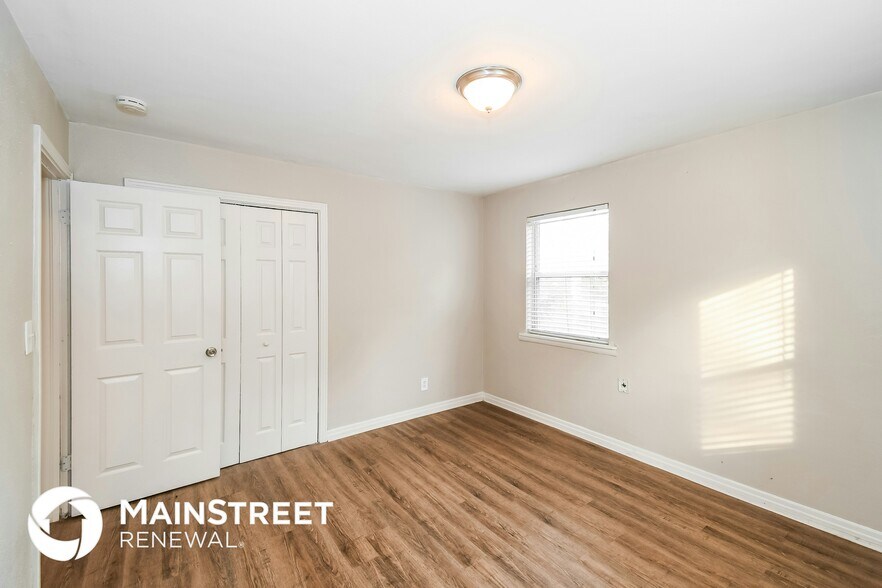 Building Photo - 6418 Ballejo Ct N