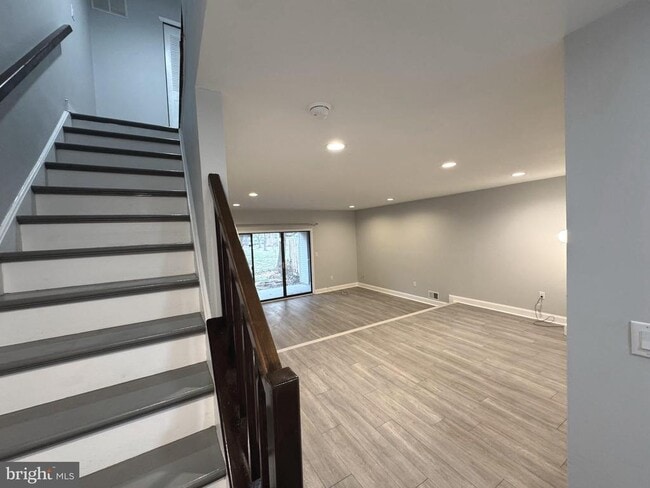 Building Photo - 3 Stout Ct