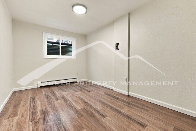 Building Photo - 648 Buchanan Ln
