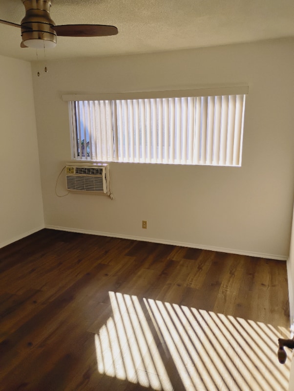 Building Photo - 2239 N Catalina St