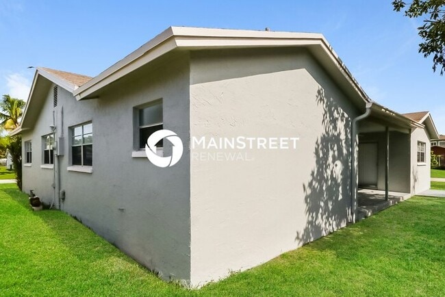 Building Photo - 3 Bedroom Pet-Friendly Home in Boca Raton,...