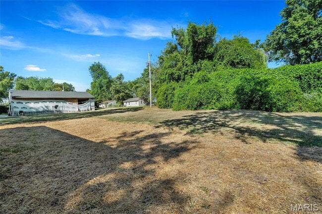 Building Photo - 2809 S River Rd