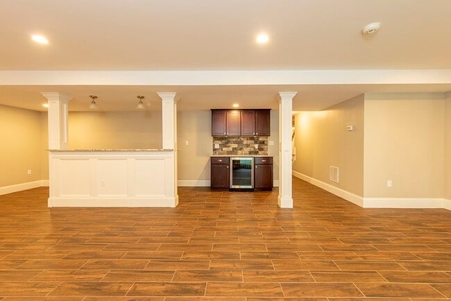 Building Photo - 33 Liberty Ave