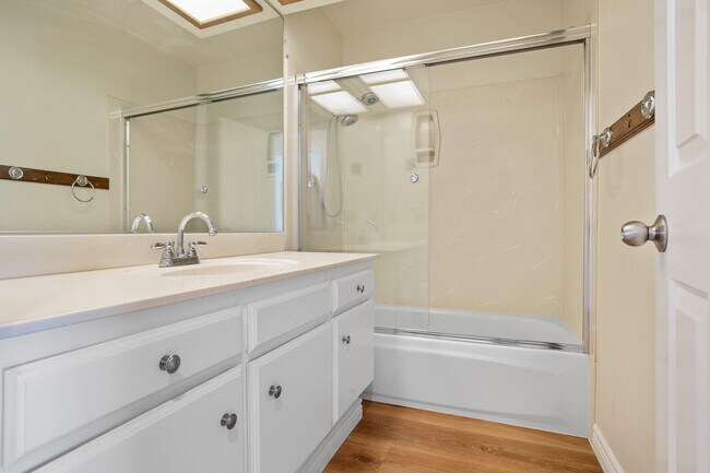 Building Photo - 44210 Mariposa Ct