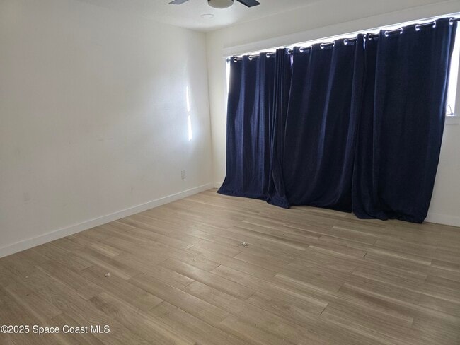 Building Photo - 2417 Colonial Dr