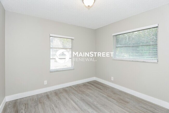 Building Photo - 4 Bedroom Pet-Friendly Home in Coral Springs, FL with Main Street Renewal