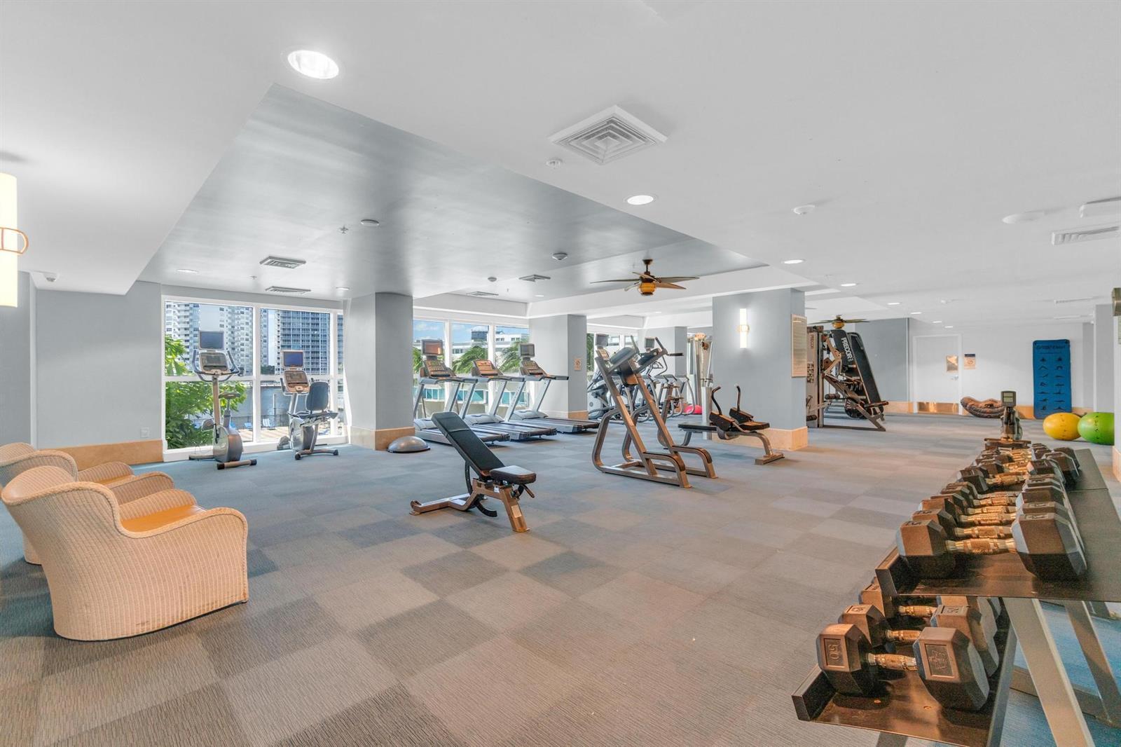 Building Photo - 1945 S Ocean Dr