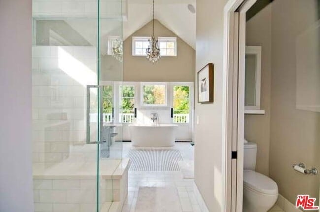 Building Photo - 10253 Valley Spring Ln