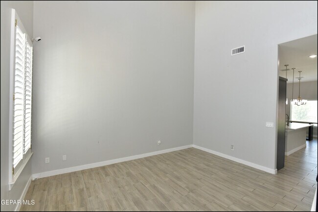Building Photo - 205 Anglesy Pl
