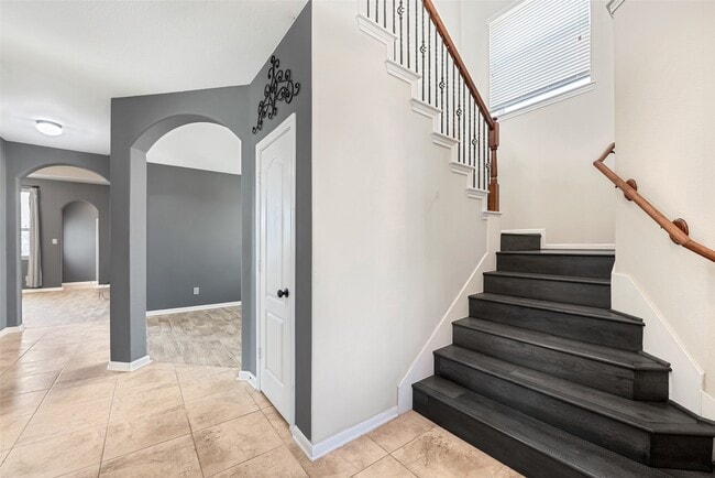 Building Photo - 204 Echo Brook Ln