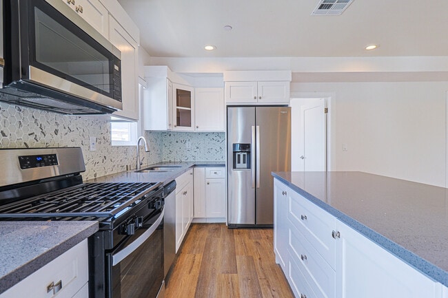 Building Photo - 5932 Lemp Ave