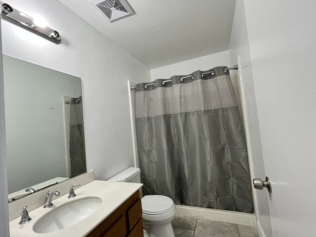 Master Bath 1 - 37273 Bankside Dr