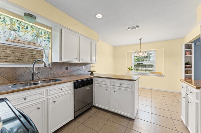 Building Photo - 427 Whitecap Dr